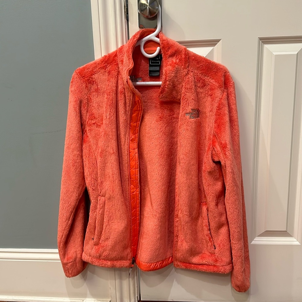 Excellent used condition North Face zip up fleece.  Womens small.